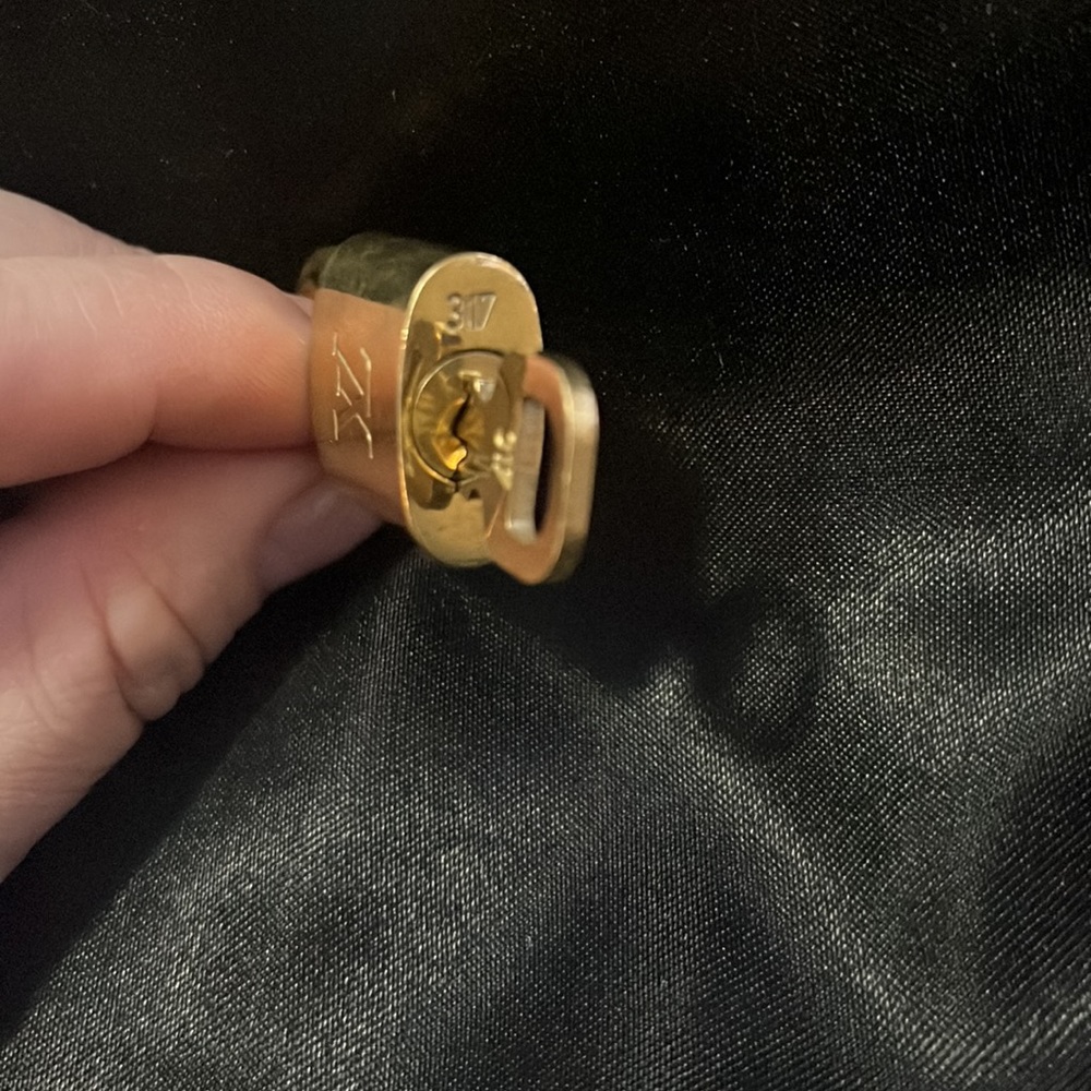 Louis Vuitton Lock & Key - Picture 2 of 4